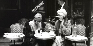 流行復古風的鐘形帽 流行復古風的鐘形帽