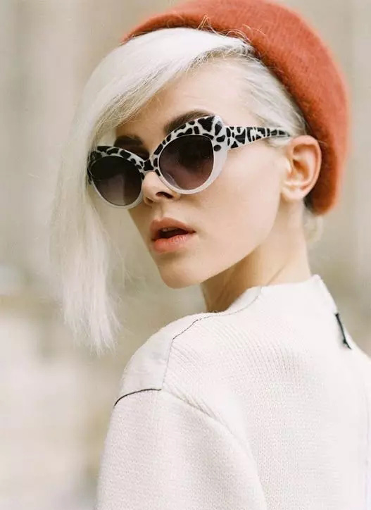 冬天帽子與發型怎么搭?保持不亂有絕招 冬天帽子與發型怎么搭?保持不亂有絕招