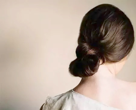 長頭發戴帽子漂亮扎法 長頭發戴帽子漂亮扎法