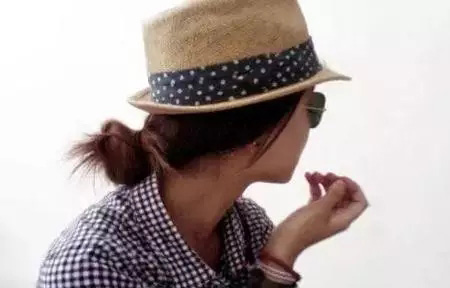 長頭發戴帽子漂亮扎法 長頭發戴帽子漂亮扎法